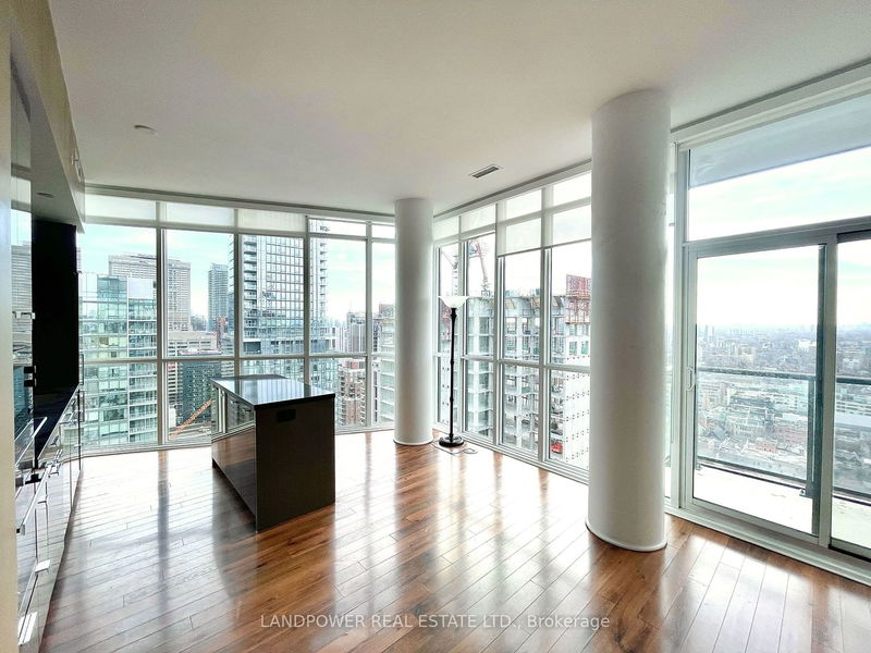 home for lease on 2708-32 Davenport Road