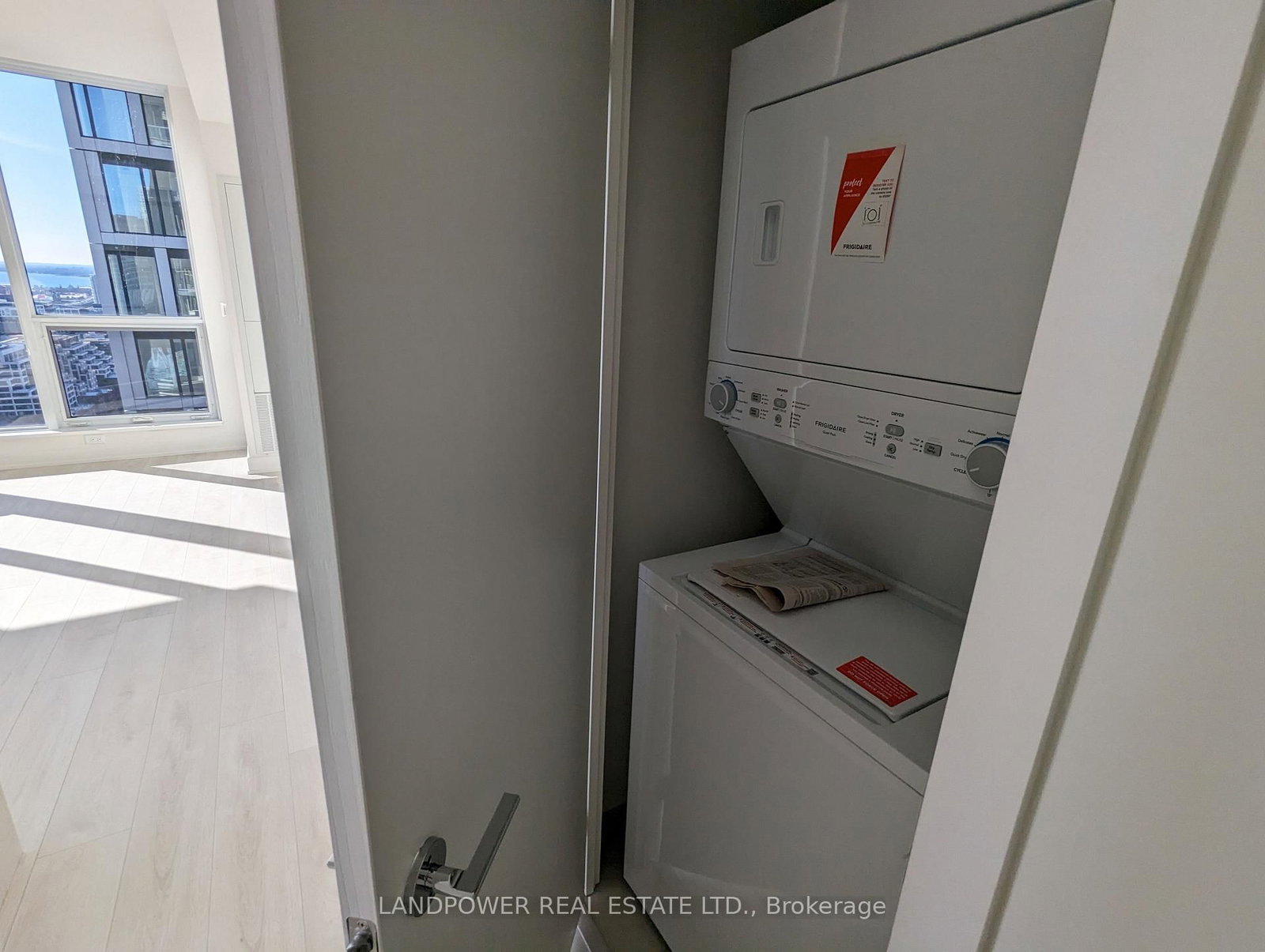 Listing Image 10