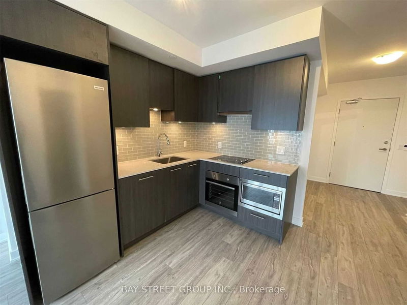 home for lease on 3406-195 Redpath Avenue