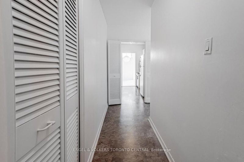 603 - 60 Montclair Ave, Toronto, M5P 1P7 | Image 2