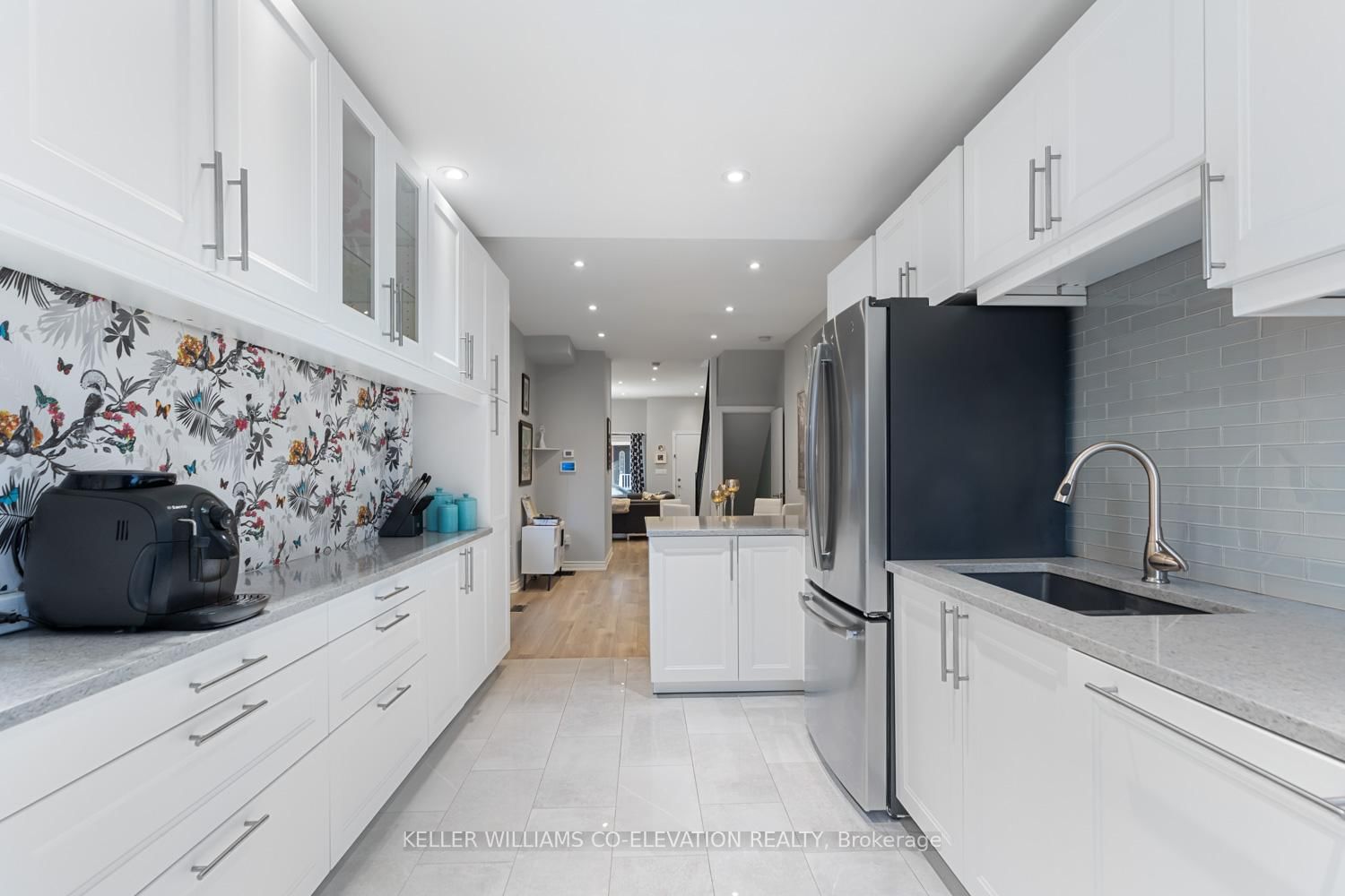 Listing Image 9