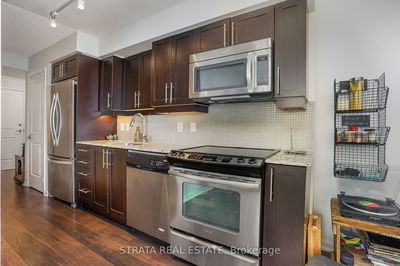 Unit 1717 — 35 Bastion St, Toronto - Niagara image-0-3