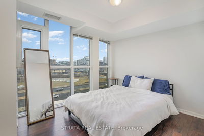 Unit 1717 — 35 Bastion St, Toronto - Niagara image-0-4