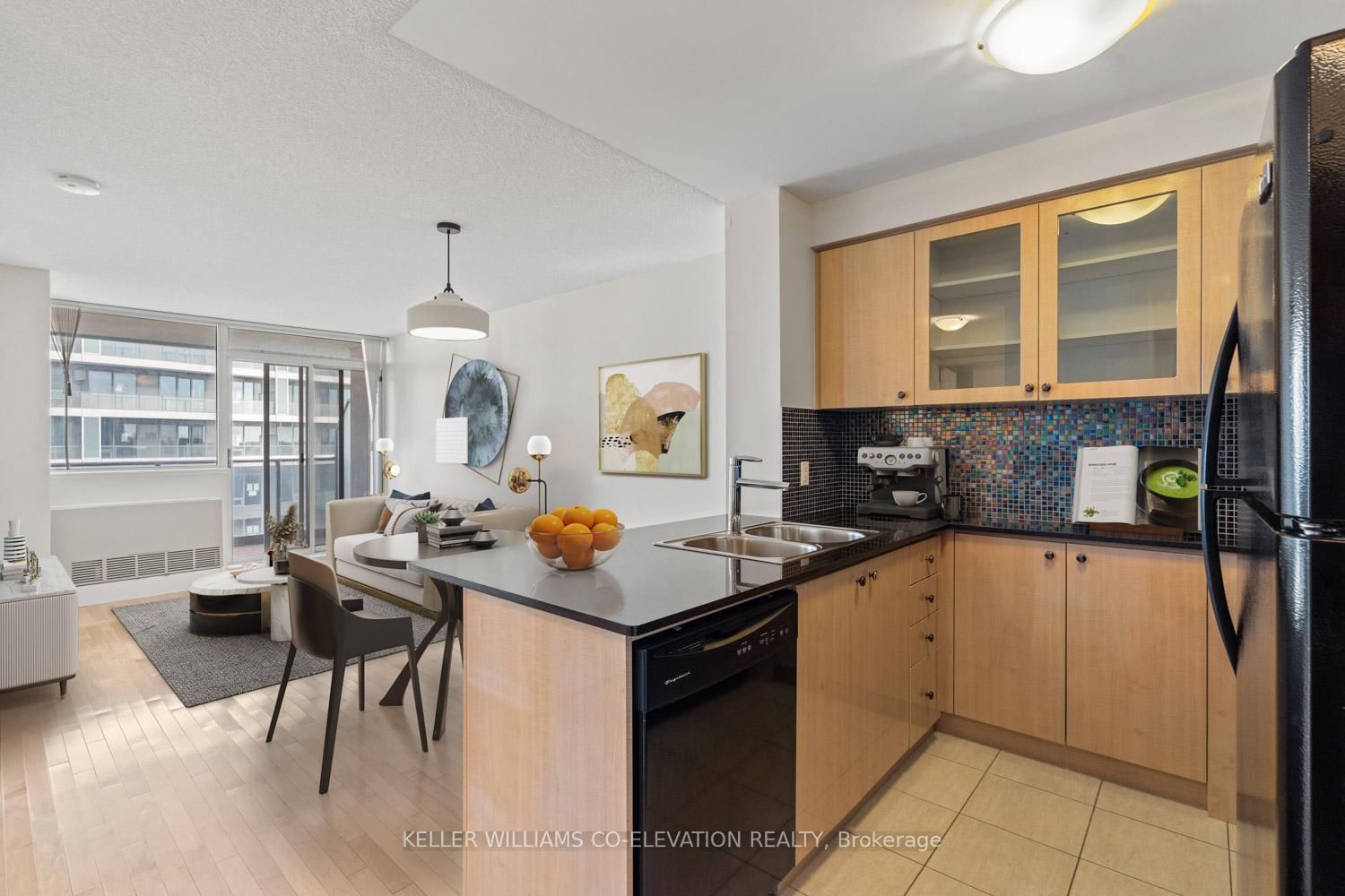 Listing Image 5