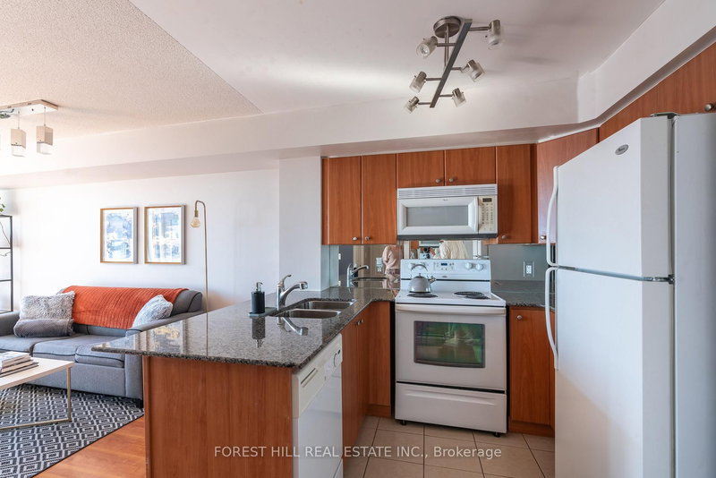 711 - 18 Valley Woods Rd, Toronto, M3A 0A1 | Image 3