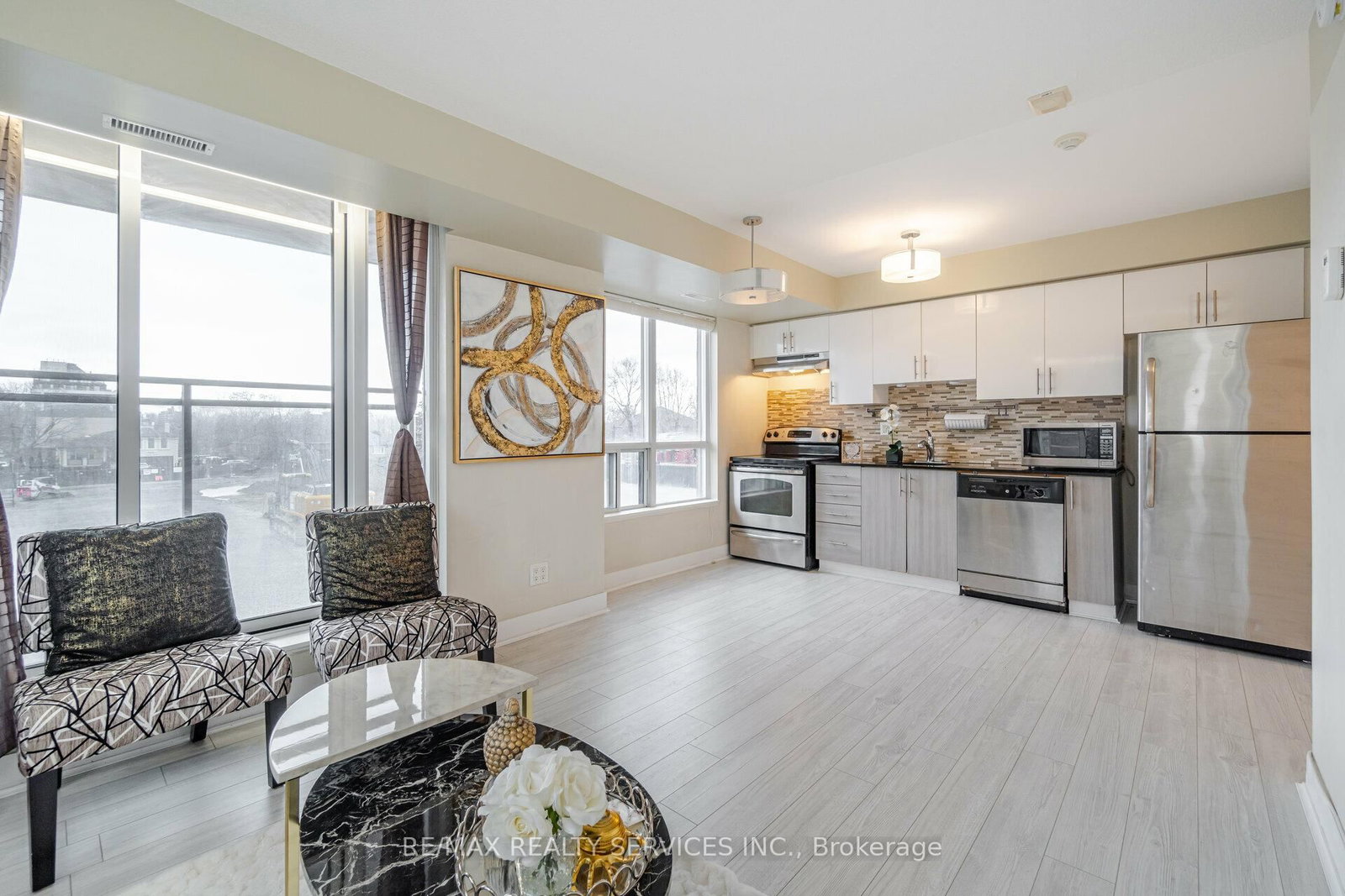 Listing Image 12