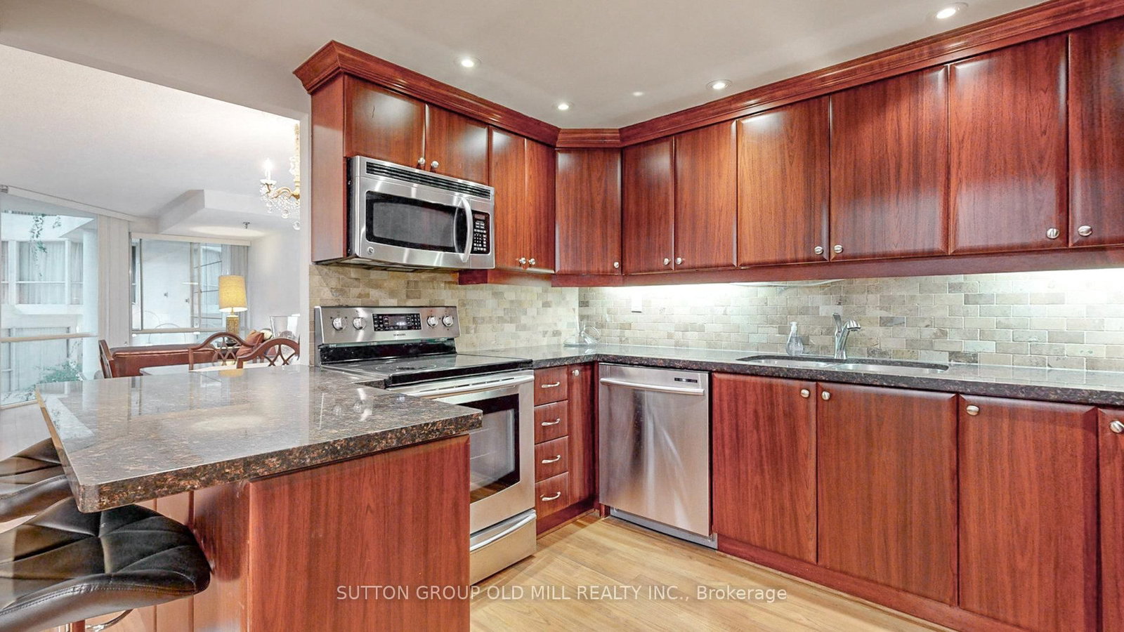 Listing Image 7
