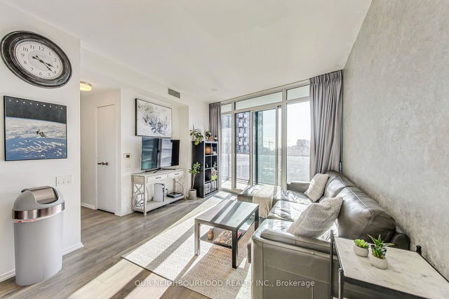 1301 - 125 Peter Street