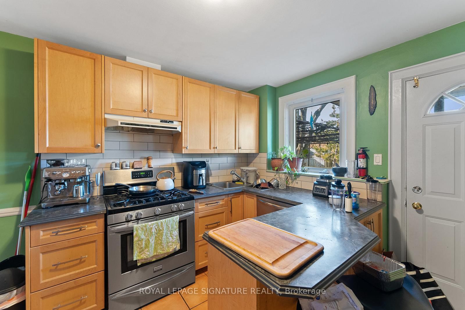 Listing Image 12