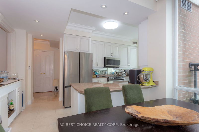  805 - 38 William Carson Cres  Toronto, M2P 2H2 | Image 16