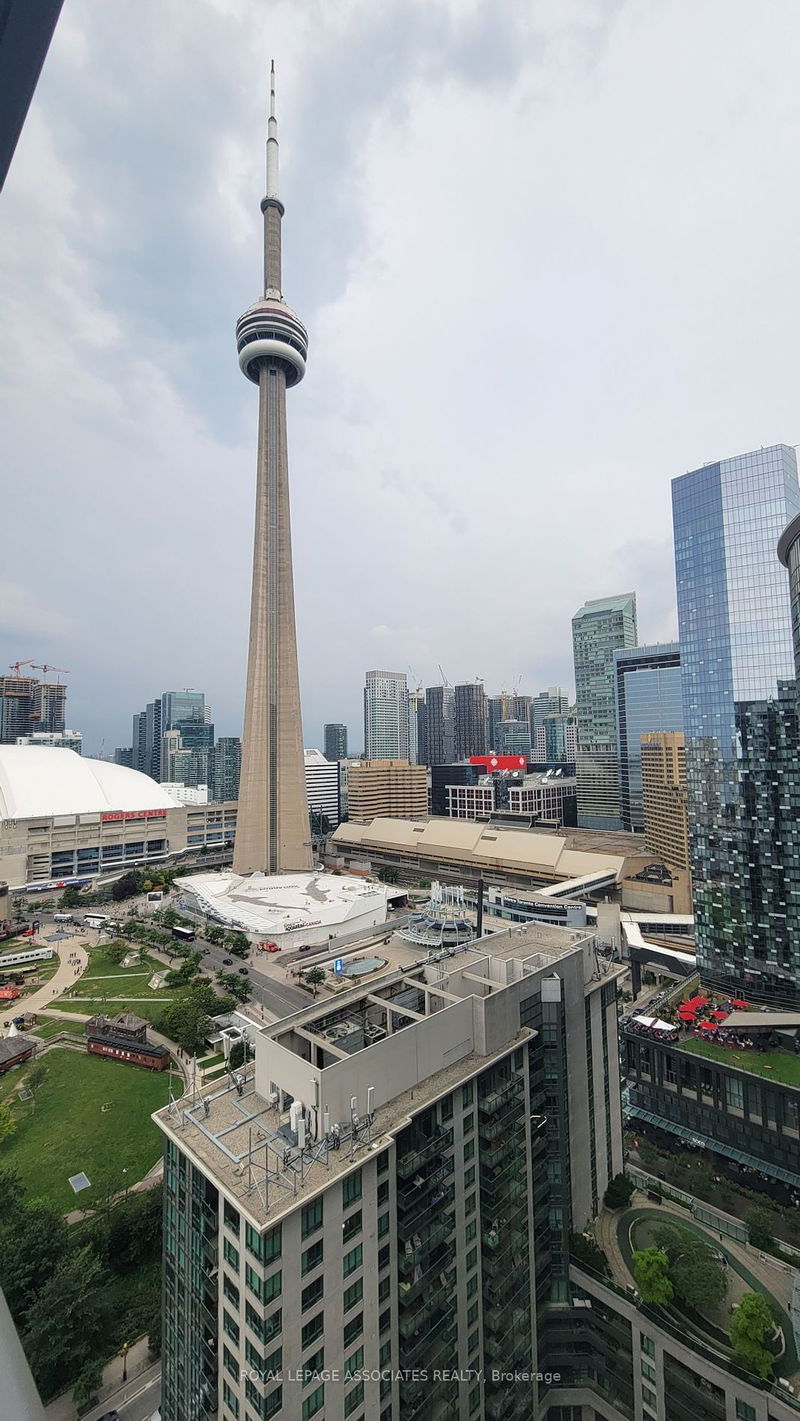 home for lease on 3503-19 Grand Trunk Crescent