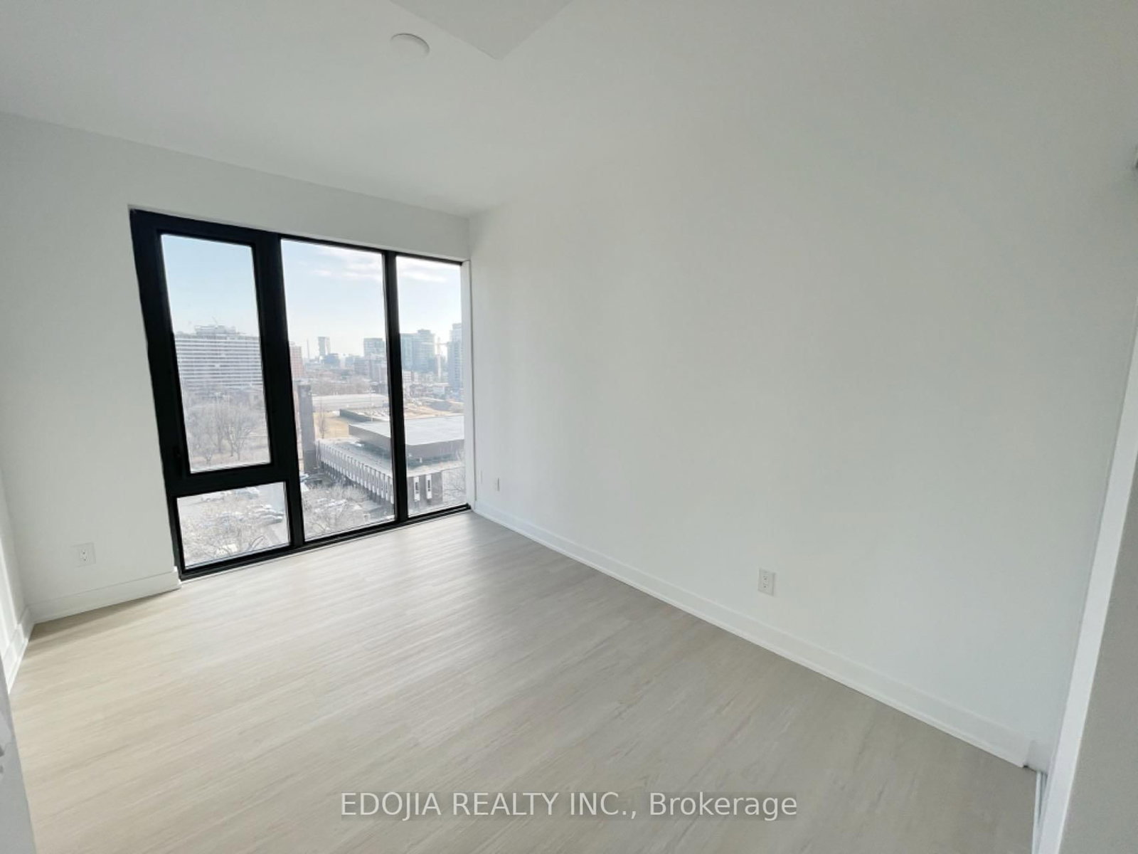 47 Mutual Street, Unit 1005 - Photo 3
