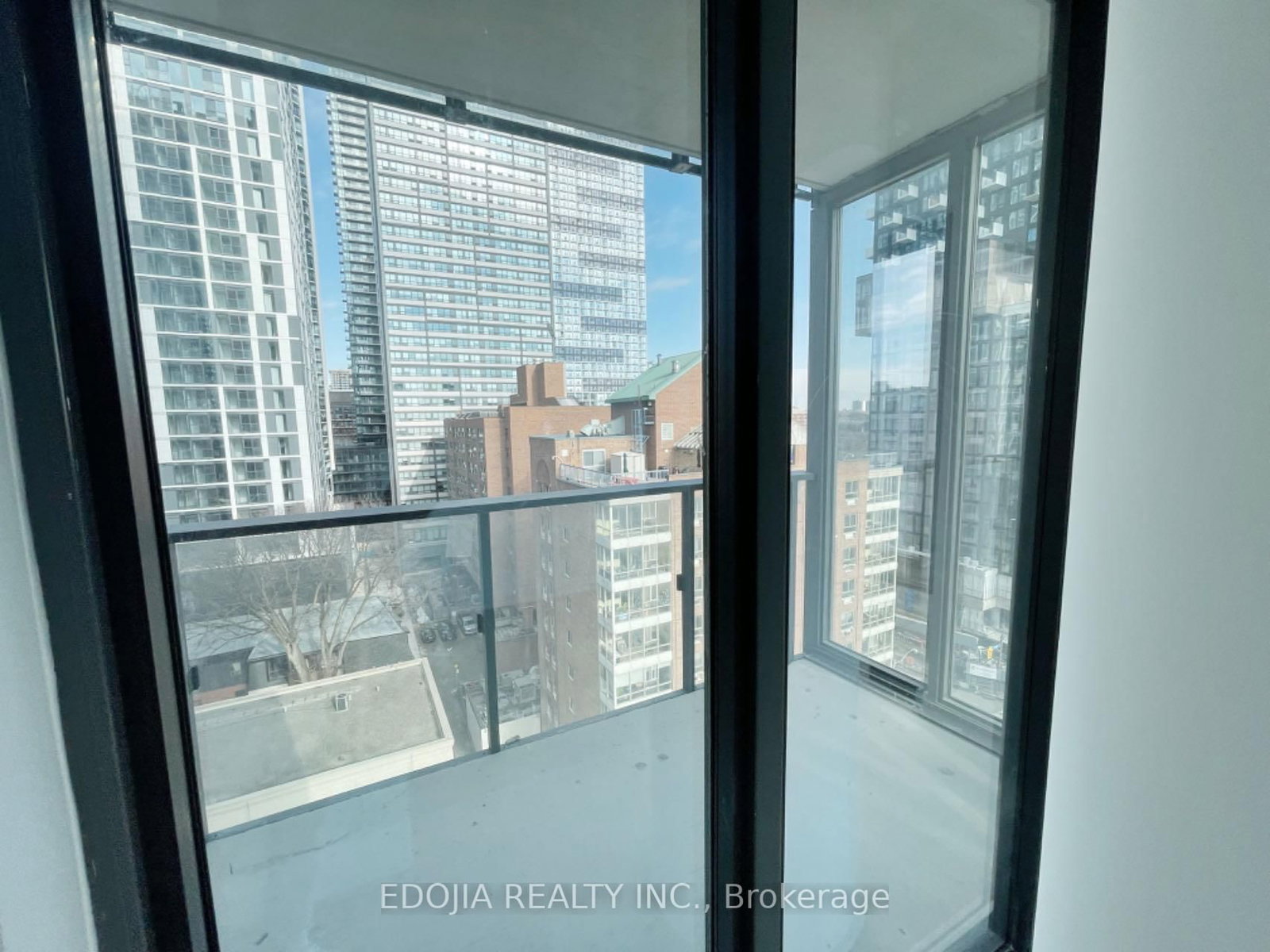 47 Mutual Street, Unit 1005 - Photo 9