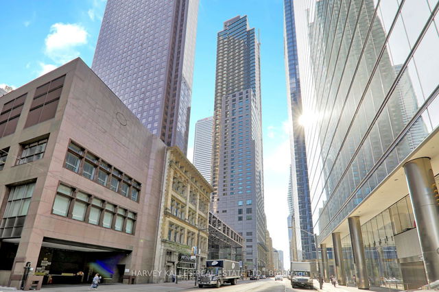 1210 - 325 Bay Street