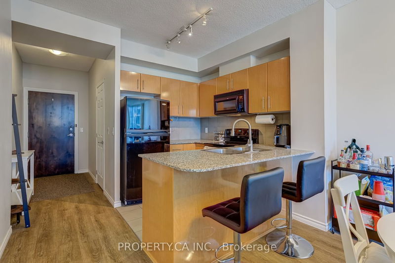 home for lease on 2413-16 Yonge Street