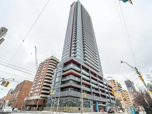 home for lease on 901-159 Dundas Street E