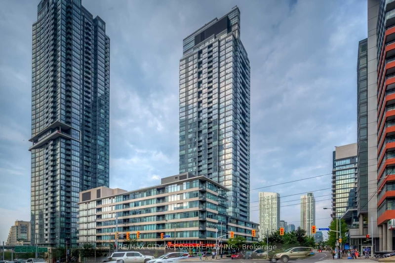 home for lease on 1107-15 Fort York Boulevard