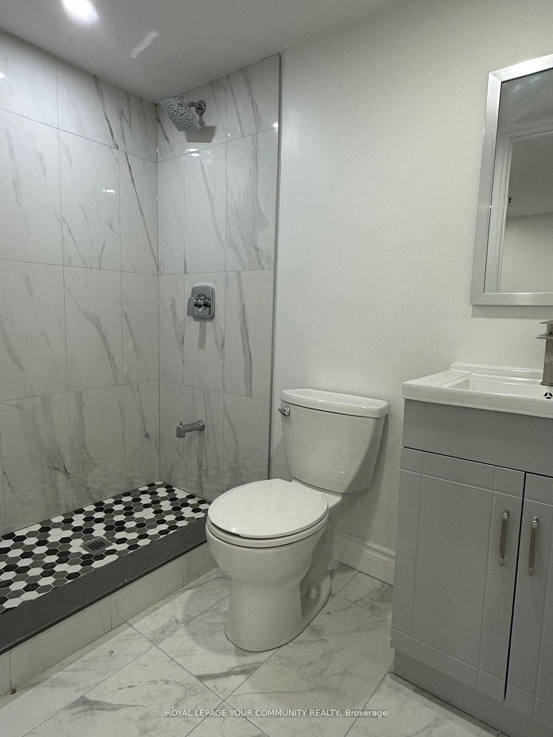 L2 - 180 Sherbourne St, Toronto, M5A 2R7 | Image 3