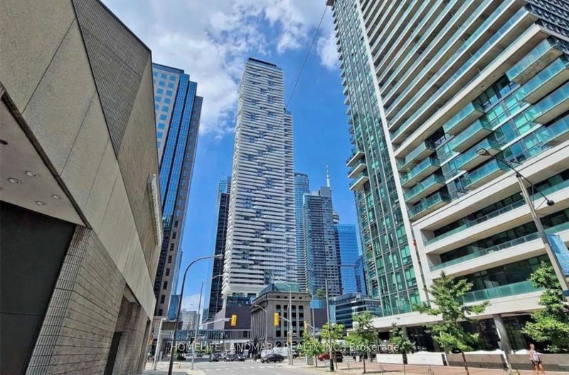 home for lease on 1910-100 Harbour Street