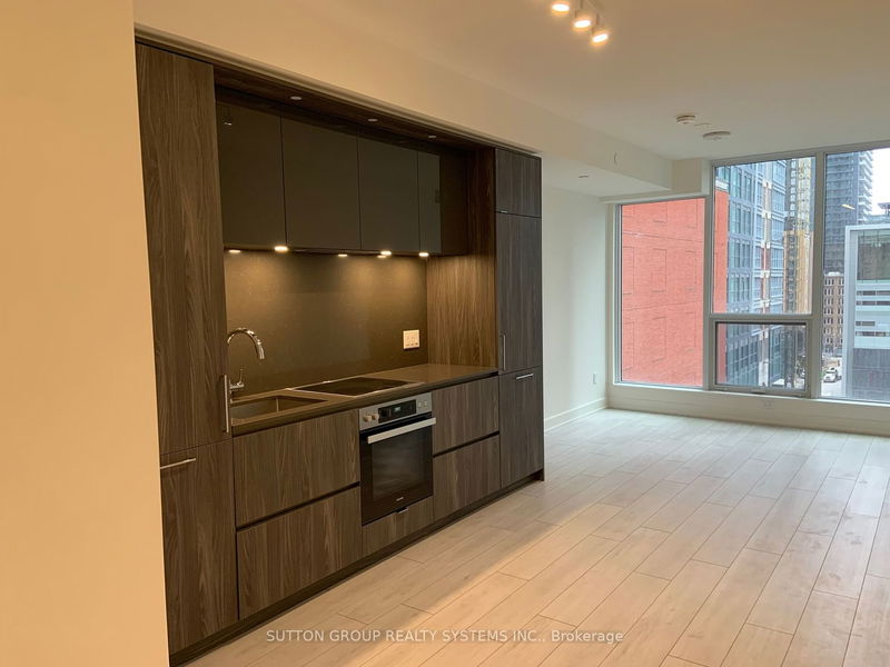 home for lease on 717-15 Mercer Street