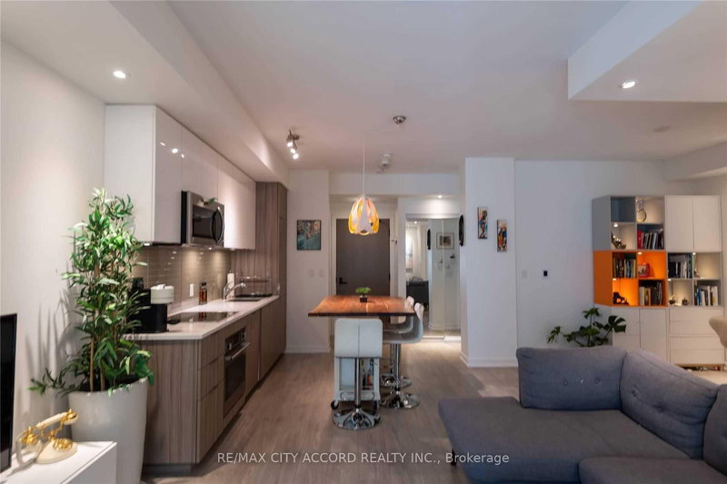 204 - 223 St Clair Ave W, Toronto, M4V 1R3 | Image 2