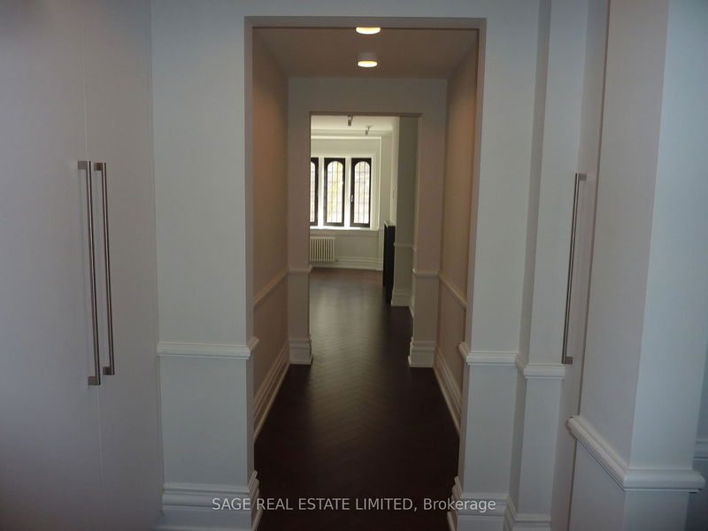 home for lease on 303-2 Clarendon Avenue