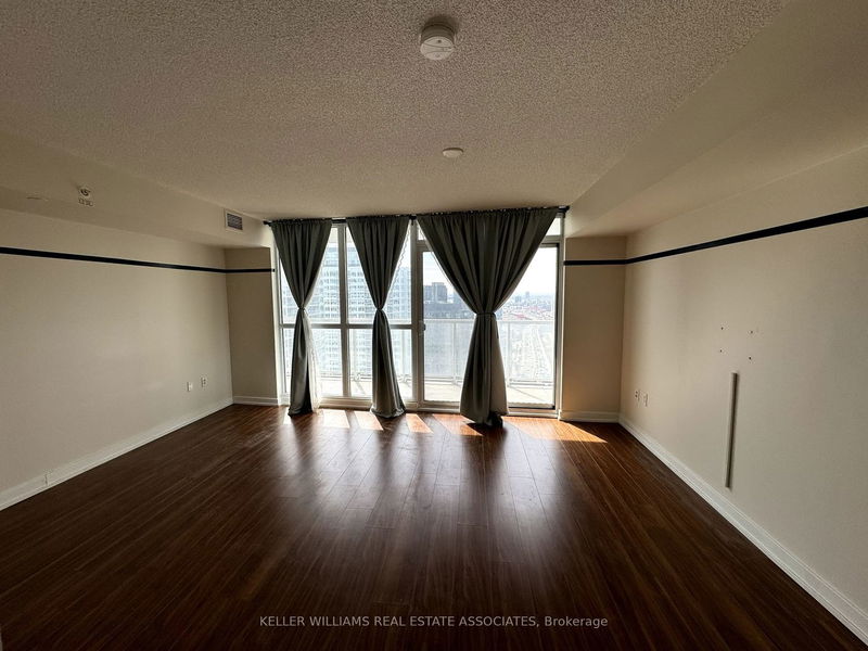 home for lease on 4009-75 Queens Wharf Road
