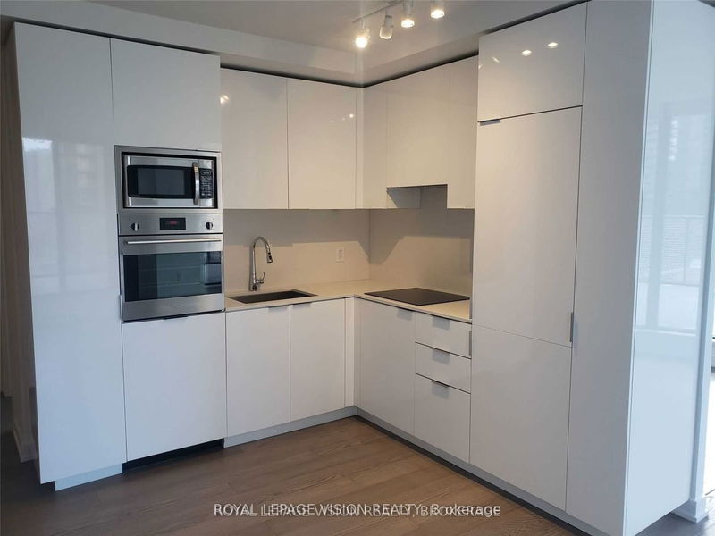 home for lease on 706-11 Wellesley Street W