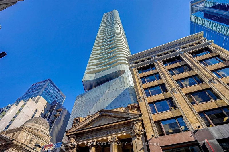 home for lease on 3409-197 Yonge Street