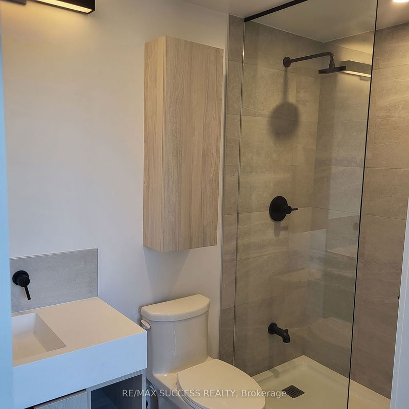 home for lease on 727-108 Peter Street