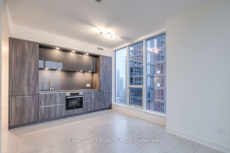 home for lease on 2416-35 Mercer Street