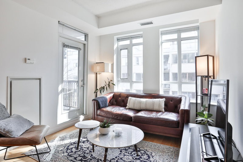 426 - 900 Mount Pleasant Rd, Toronto, M4P 3J9 | Image 2