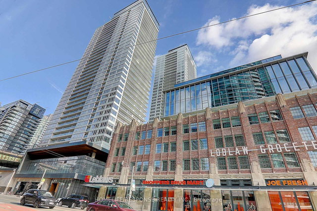 1705 - 17 BATHURST Street