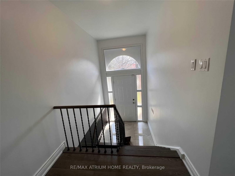 145 Fenn Ave, Toronto, M2P 1X8 | Image 3