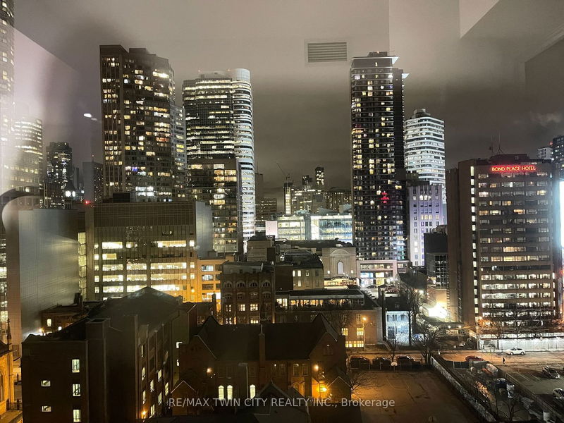 home for lease on 911-82 Dalhousie Street
