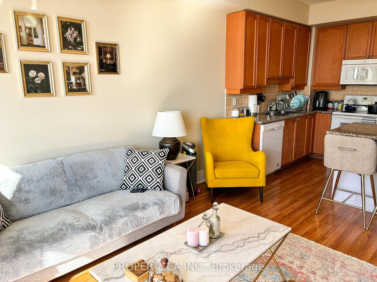 Listing Image 7