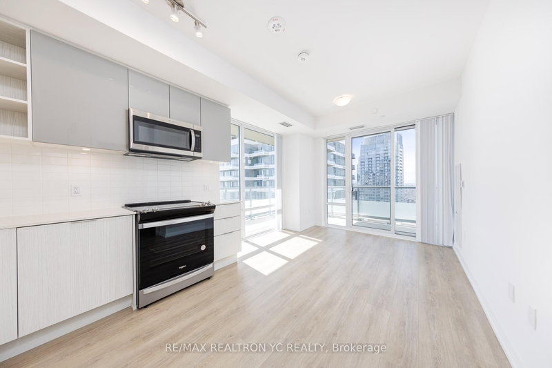 2613 - 50 Dunfield Ave, Toronto, M4S 0E4 | Image 2