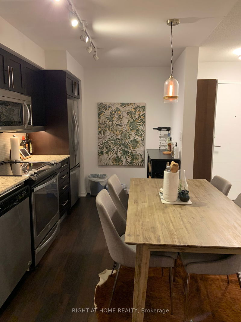 home for lease on 505-400 Adelaide Street E