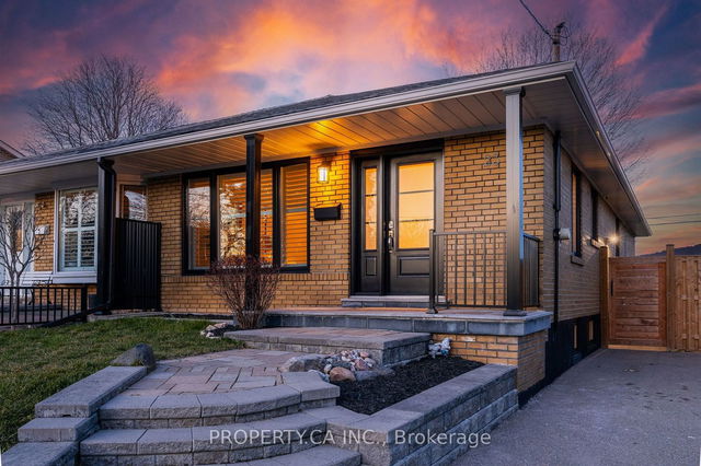23 Niantic Crescent