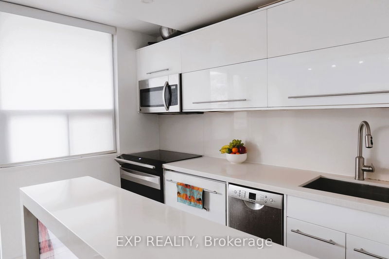 home for sale on 1611-40 Homewood Avenue
