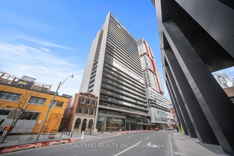 home for lease on Ph02-330 Richmond Street W