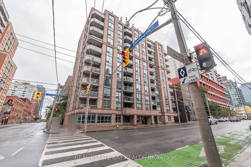 home for lease on 207-311 Richmond Street E