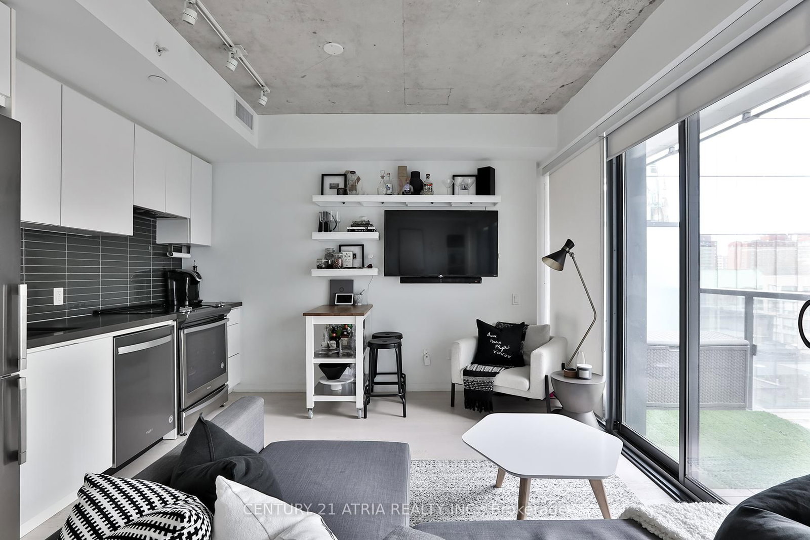 Listing Image 7