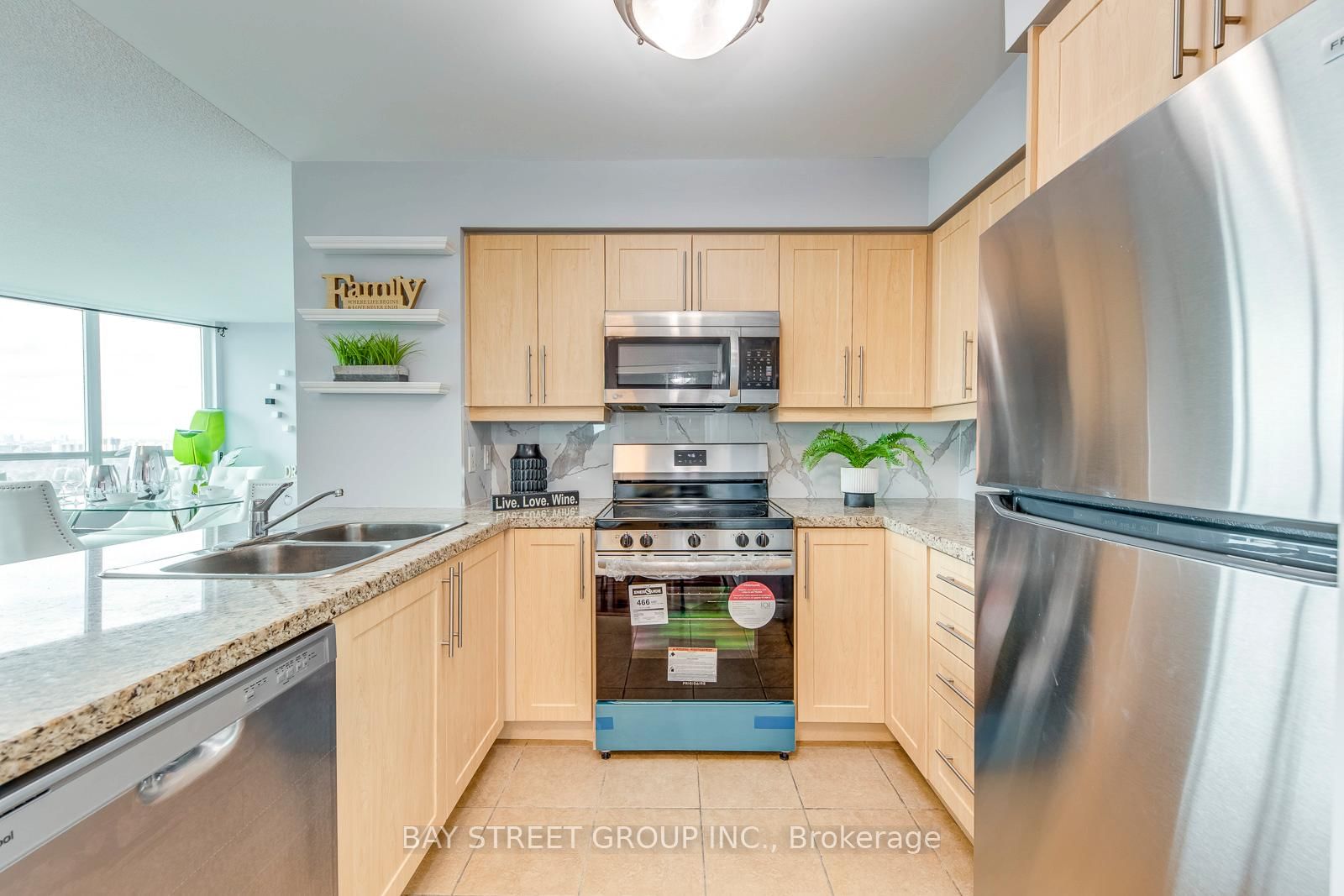 Listing Image 9