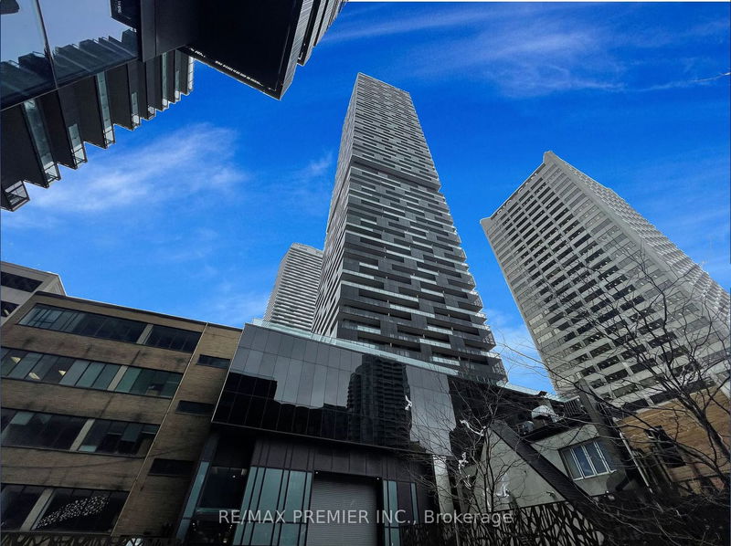 home for lease on 4301-8 Eglinton Avenue