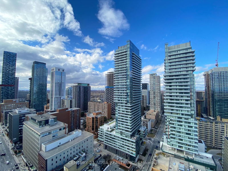 home for lease on 2803-125 Redpath Avenue