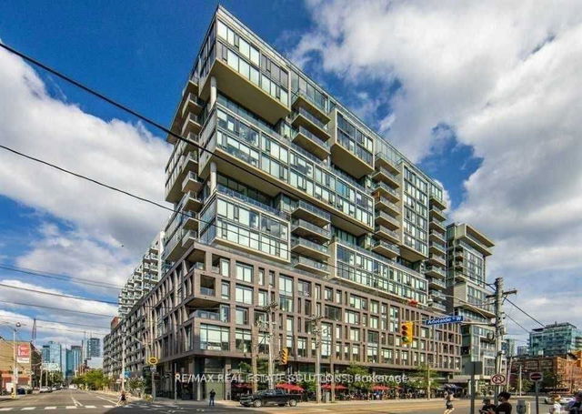 1211 - 111 Bathurst Street