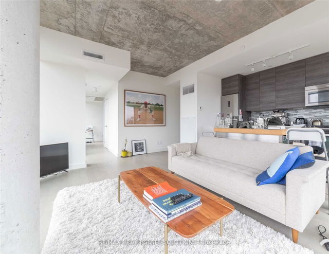 1211 - 111 Bathurst Street