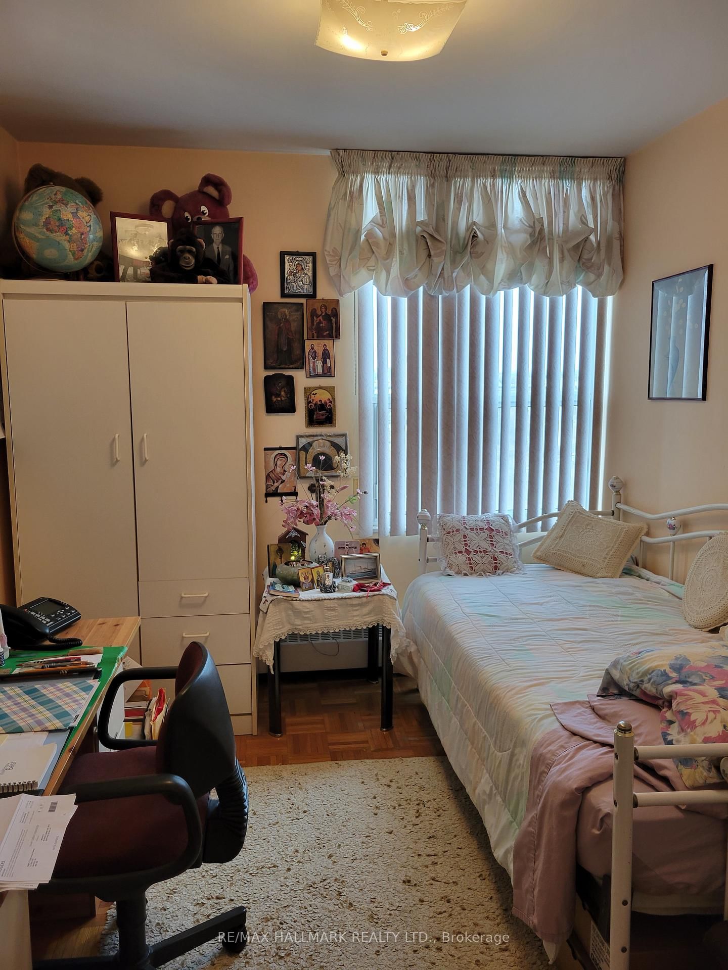 Listing Image 5