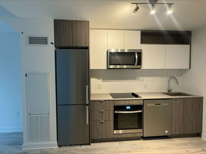home for lease on 1824 E-70 Princess Street